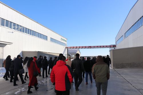 筑夢(mèng)峰會(huì)核心客戶參觀通四方農(nóng)科蘭博士路 筑夢(mèng)峰會(huì)核心客戶參觀通四方農(nóng)科蘭博士路